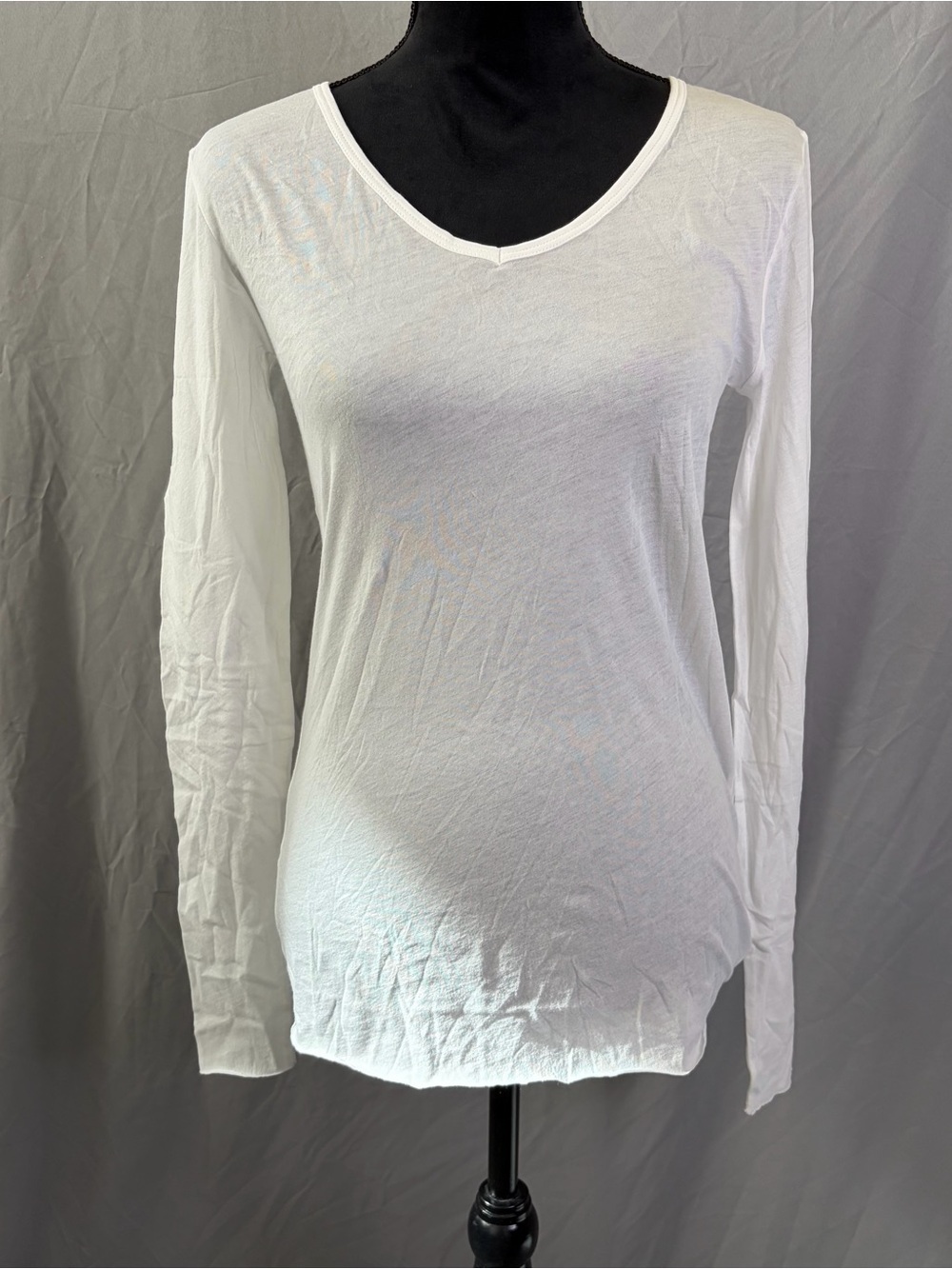Women's White V-Neck Long Sleeve Tee